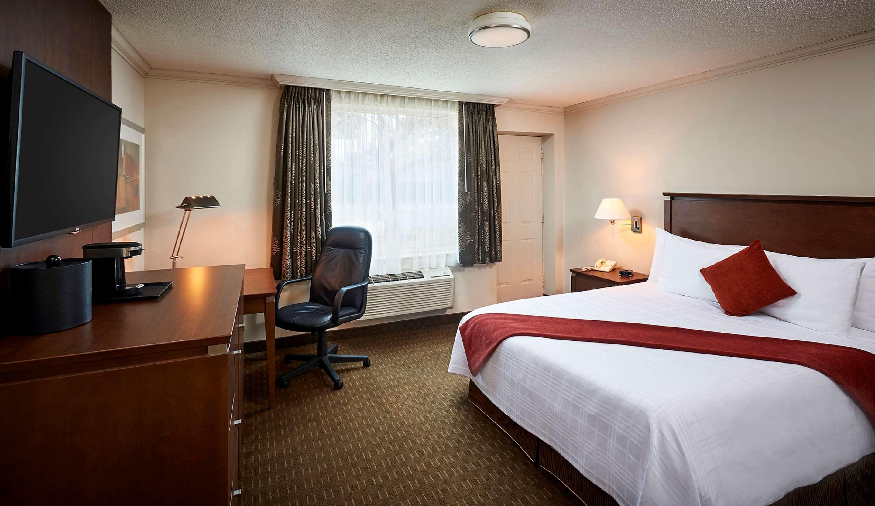 Best Western Plus Guildwood Inn Sarnia Exterior photo